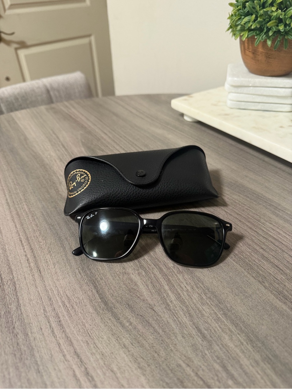 Ray-Ban Leonard RB2193F 901/58 Black Polarized Sunglasses 55-18-145